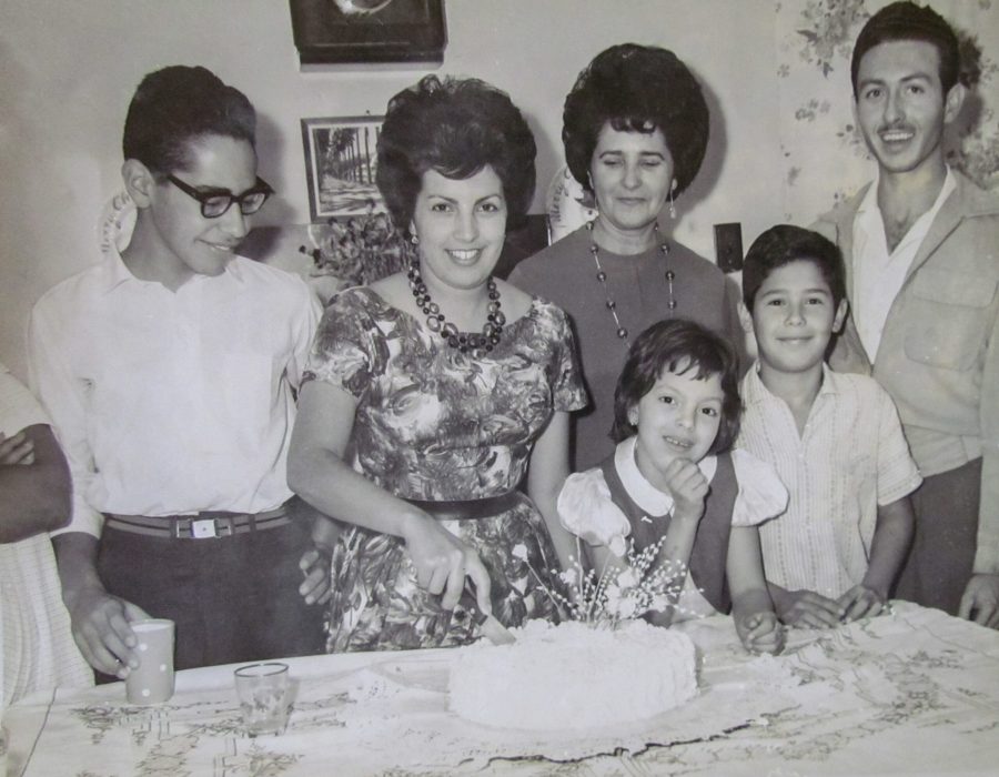 Birthday_of_Venezuelan_Family_1961_Nicolás Gavidia, scanned by Wilfredor, CC0, via Wikimedia Commons
